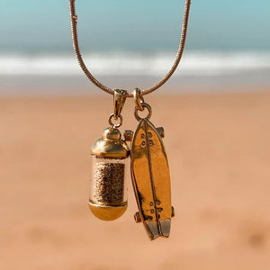 Laguna Treasures Laguna Treasures Beach Pendant Ketting Surfskateboard Goud