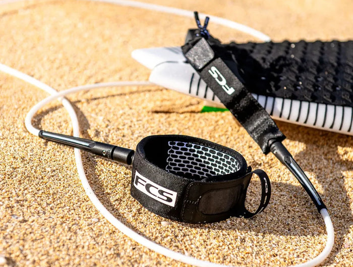 FCS_LEASH_WHITE_LIFE_1