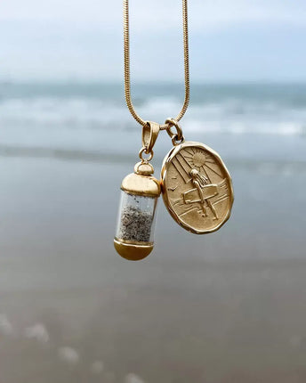 Laguna Treasures Laguna Treasures Beach Pendant Ketting Kitegirl Goud