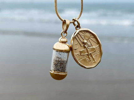 Laguna Treasures Laguna Treasures Beach Pendant Ketting Kitegirl Goud