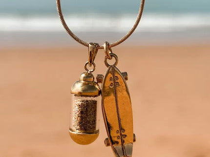 Laguna Treasures Laguna Treasures Beach Pendant Ketting Surfskateboard Goud