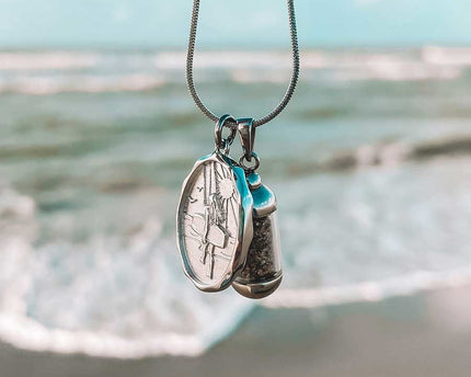 Laguna Treasures Laguna Treasures Beach Pendant Zilver met Kitegirl