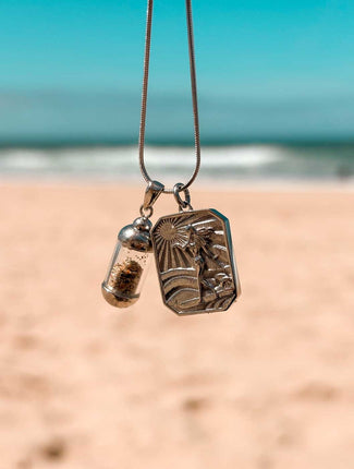 Laguna Treasures Laguna Treasures Beach Pendant Zilver met Surfgirl