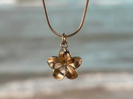 Laguna Treasures Laguna Treasures Oceaan Ketting Plumeria Goud