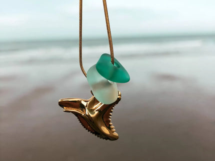 Laguna Treasures Laguna Treasures Zeeglas Ketting Haaientand Goud