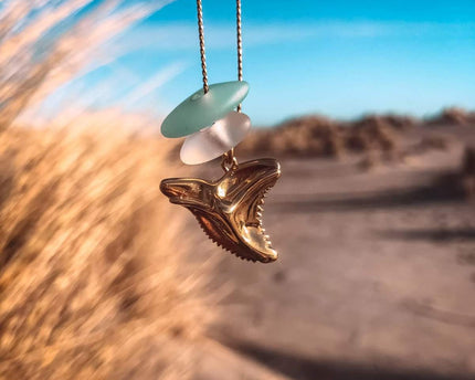 Laguna Treasures Laguna Treasures Zeeglas Ketting Haaientand Goud