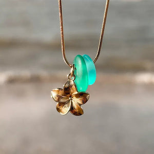 Laguna Treasures Laguna Treasures Zeeglas Ketting Hibiscus Goud