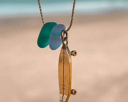 Laguna Treasures Laguna Treasures Zeeglas Ketting Surfskateboard Goud