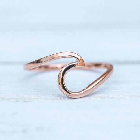 Pura Vida Pura Vida Wave Ring Rose Gold