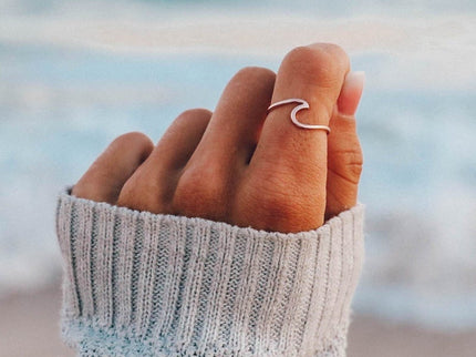 Pura Vida Pura Vida Wave Ring Rose Gold