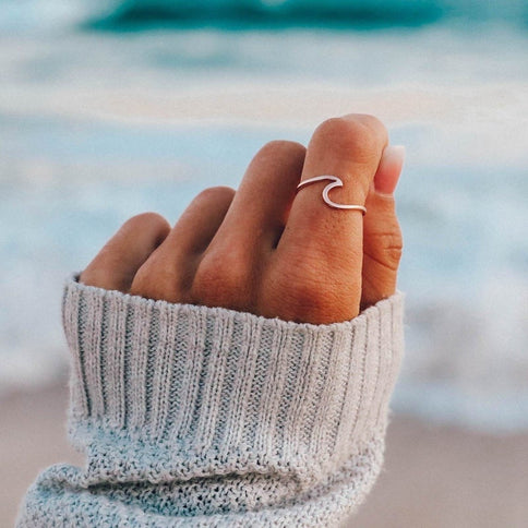 Pura Vida Pura Vida Wave Ring Rose Gold