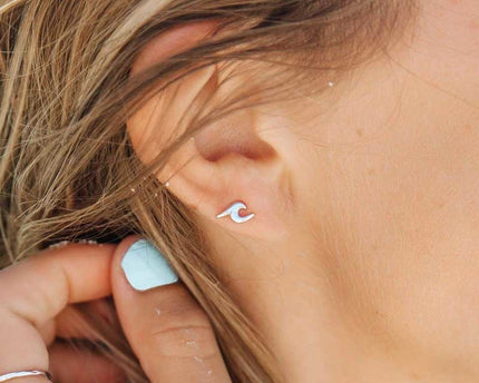 Pura Vida Pura Vida Wave Stud Earrings Silver